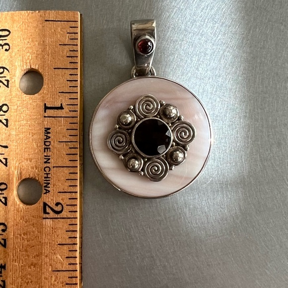 Pink MOP and red garnet necklace - Picture 8 of 10